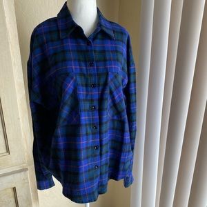 NWT Forever 21 Blue and Green Button Down Flannel